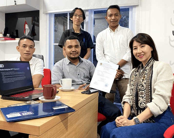 Sharing & Penyerahan SK Bersama Dewan Pembina KLN